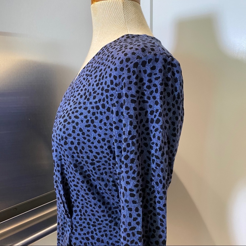 Lisa Rinna V-Neck Pleat Longsleeve Top - Picture 3 of 13